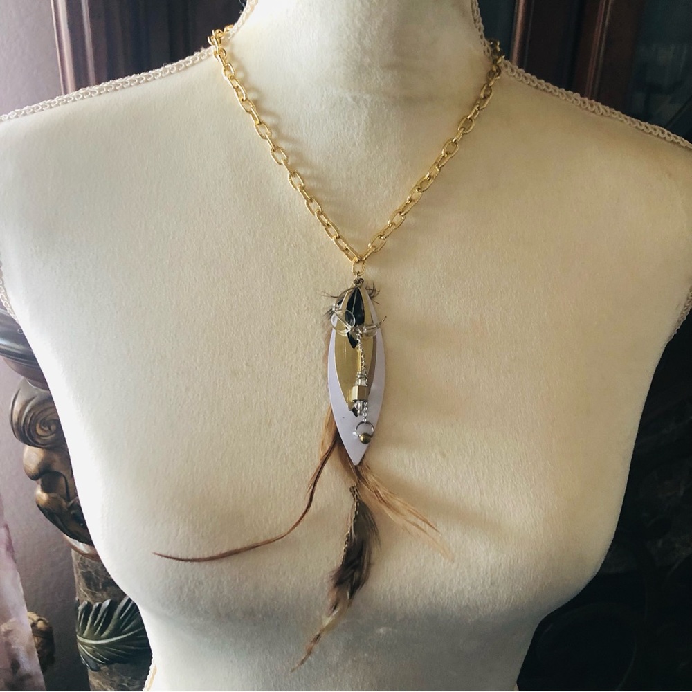 Handcrafted repurpose genuine feather dangle pendant on chain necklace - Picture 2 of 10